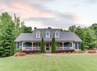 830 Lake Crest Dr, Jefferson, GA 30549