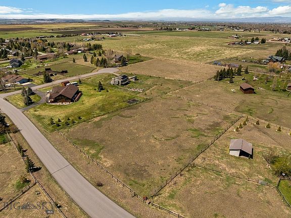 3rd image of 639 Starling Dr