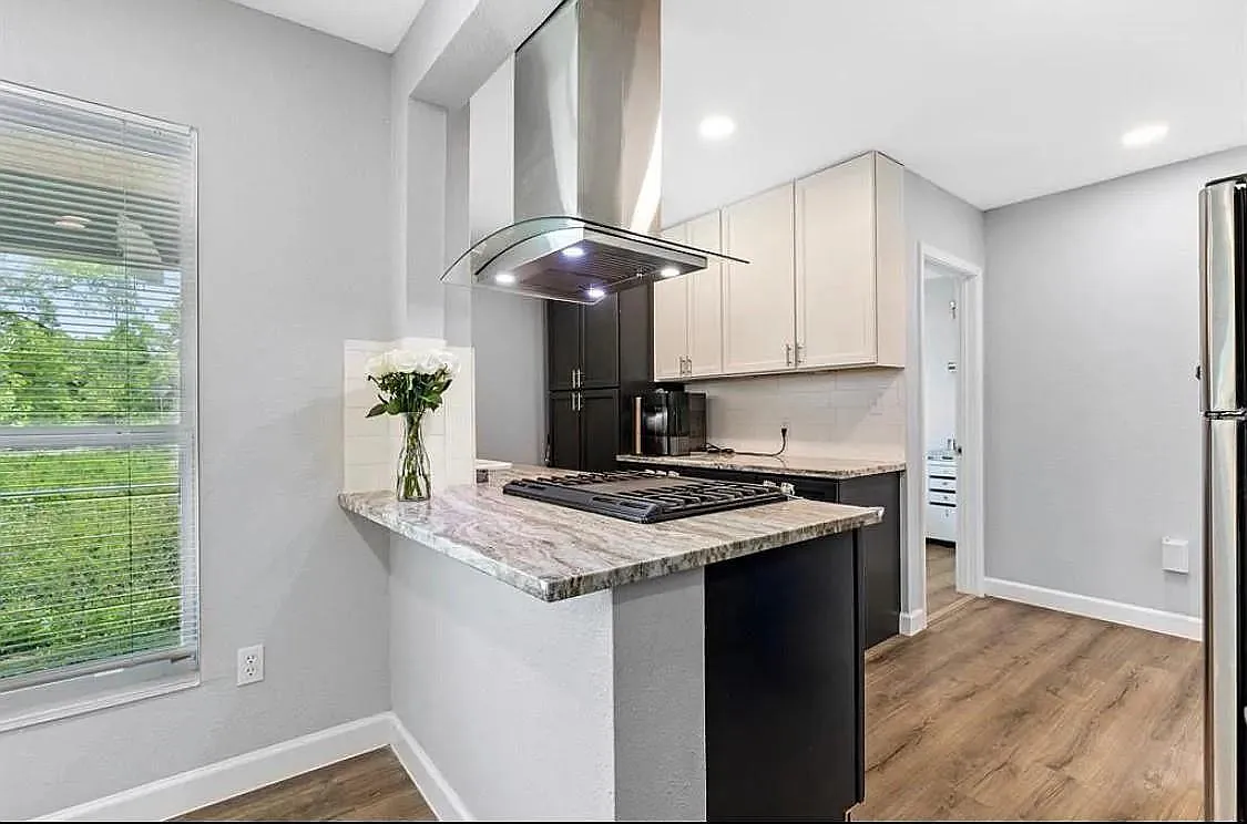 4 bed, 2.0 bath, 1088 sqft, $1,730 — Photo 2
