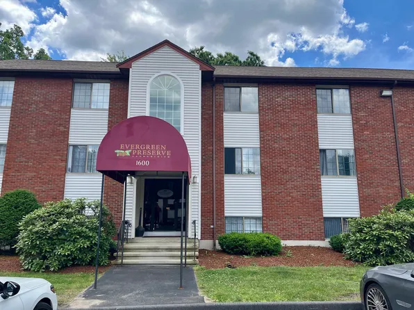 1600 Skyline Dr Unit 6, Lowell, MA 01854