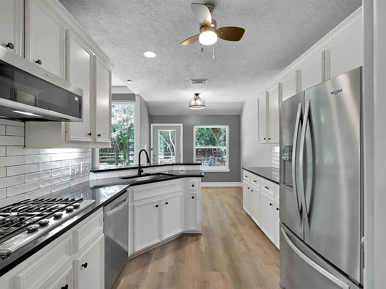 84 Oak Grove Ln — Photo 14