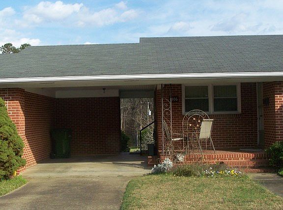 3rd image of 306 Oakwood Ave