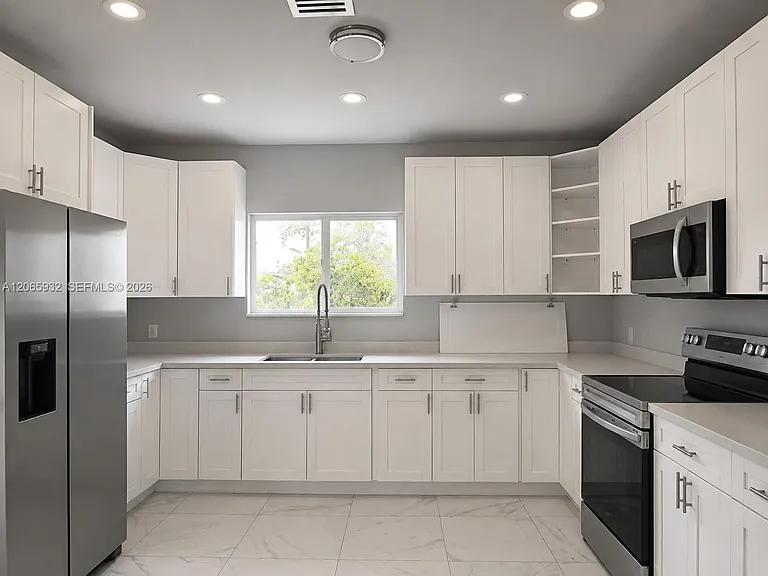 1311 NW 52nd St — Photo 2