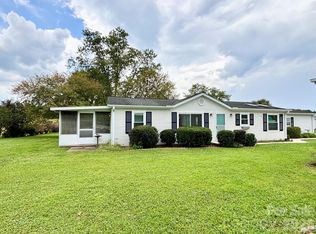 236 Riverwind Dr, Hendersonville, NC 28739