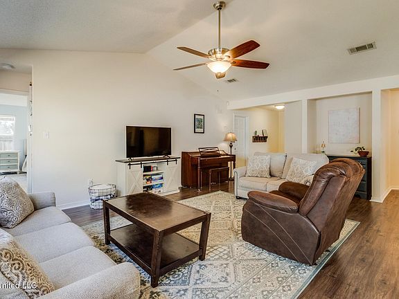 3rd image of 11282 River Bend Dr