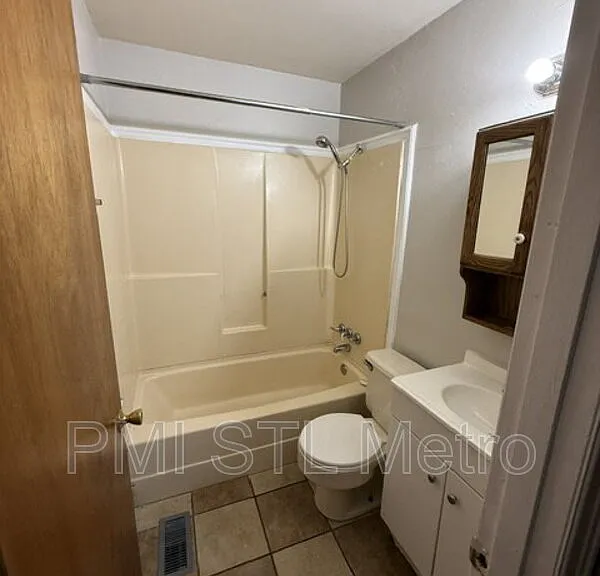 1254 Roxton Dr — Photo 8