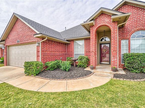 2nd image of 913 Black Jack Ln