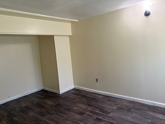 4th image of 3031 University Ave #30