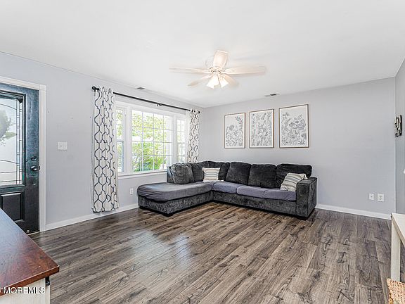 5th image of 1233 Dove Street
