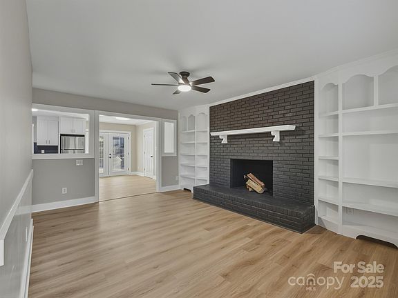 5th image of 1307 N Hills Dr