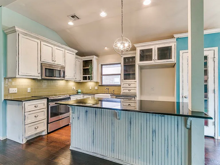 4933 Yellow Woods Way — Photo 7