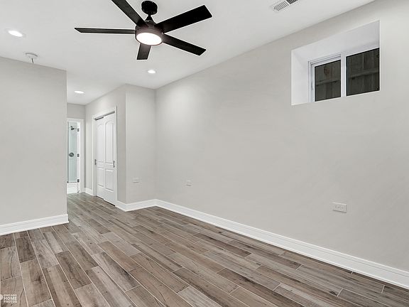 3rd image of 4528 S King Dr #1