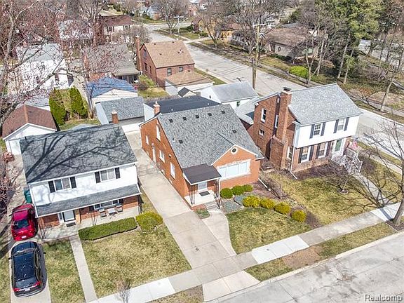 3rd image of 22412 Heinze St