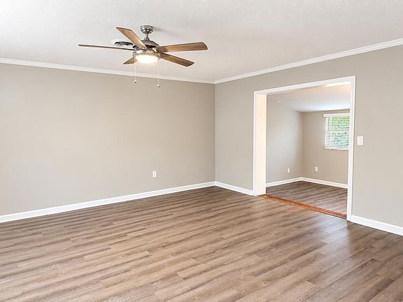 3rd image of 6040 Luna Dr