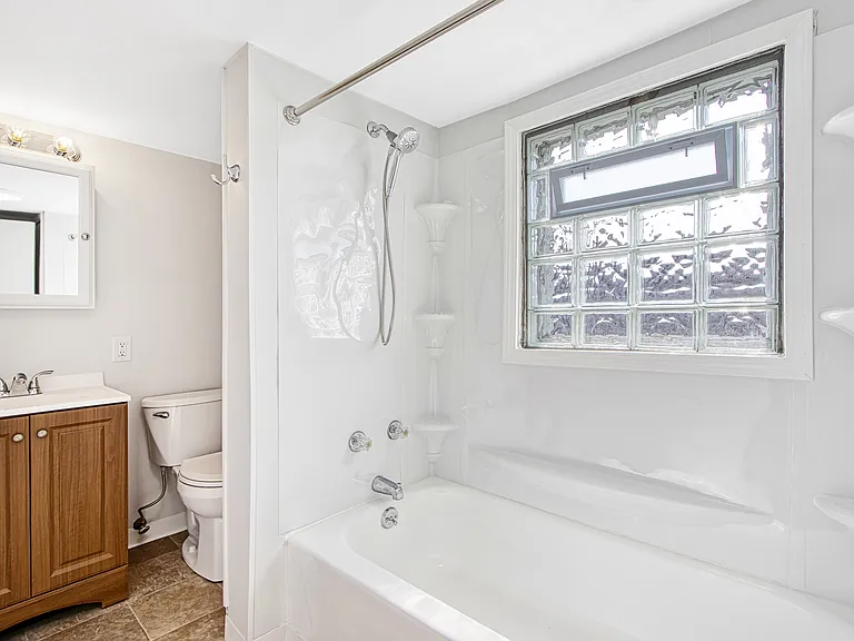 102 Main St #5 — Photo 8