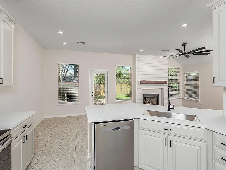 42 Camber Pine Pl — Photo 16