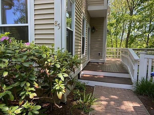 1st image of 85 Hammond Pl #85