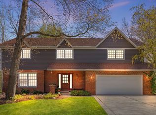 2135 Oak Hill Dr, Lisle, IL 60532