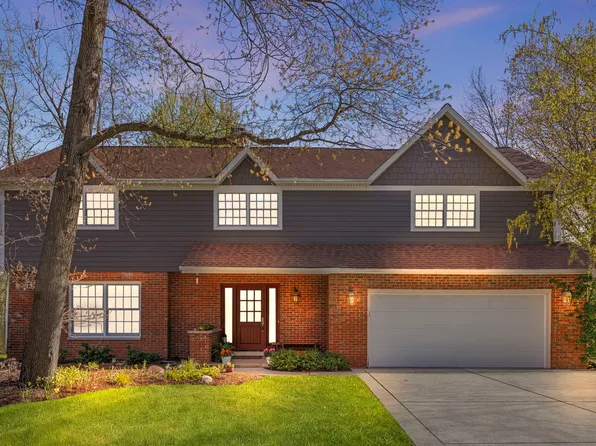 2135 Oak Hill Dr, Lisle, IL 60532