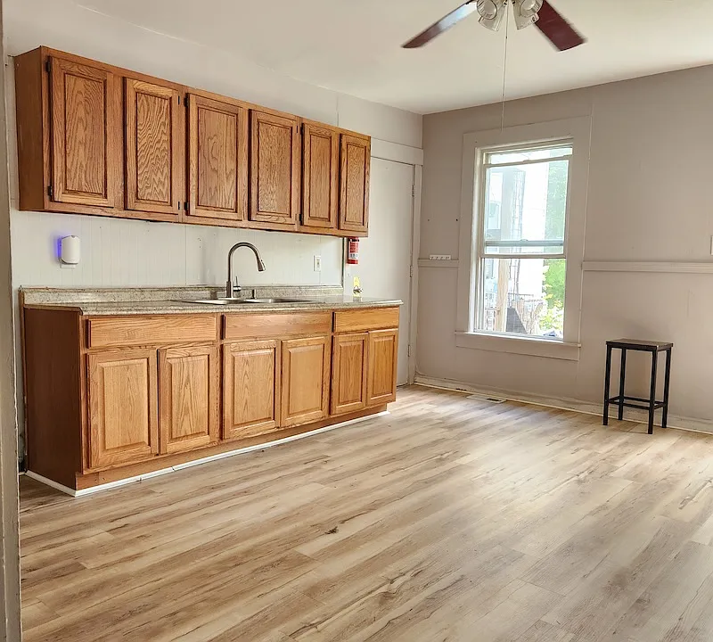12 Lincoln St #1