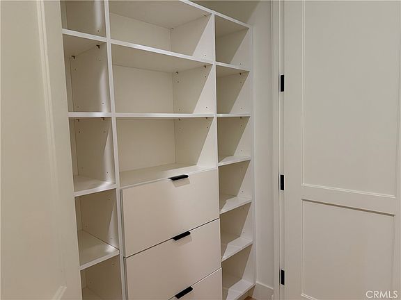 3rd image of 53 W Wistaria Ave #53