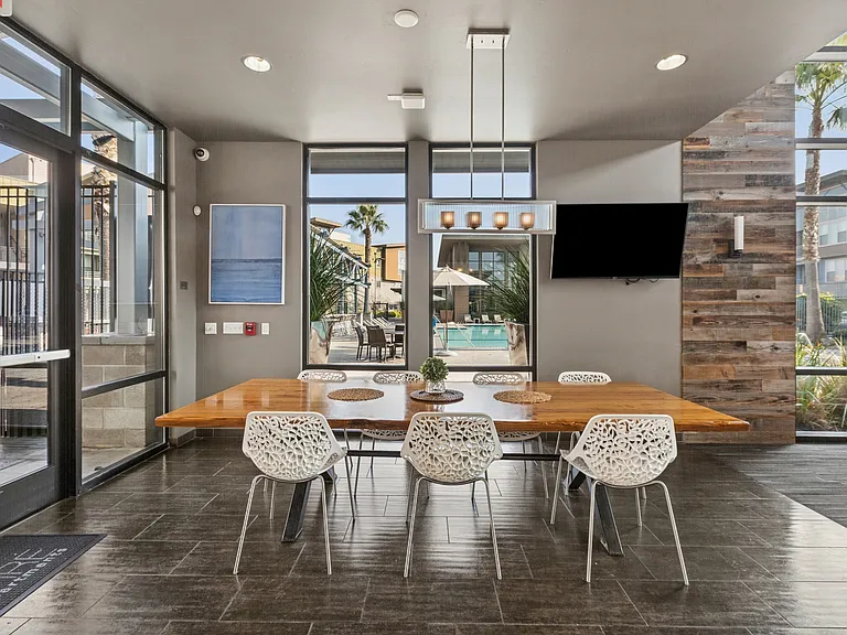 Aspire Apartments Tracy CA lobby lounge amenities