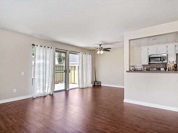 3rd image of 815 Shelter Cove Way