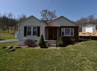 328 Deegan Lake Dr, Bridgeport, WV 26330