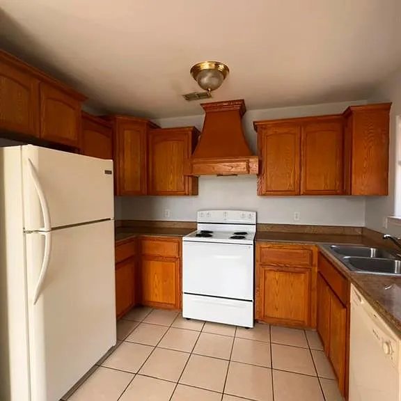 1107 S Palm Dr #4 — Photo 6