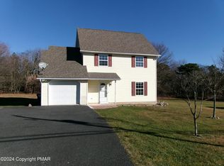 2206 Allegheny Dr, Blakeslee, PA 18610