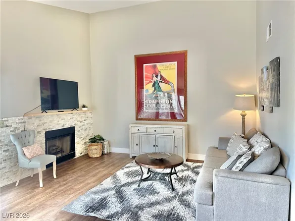 2716 Lodestone Dr, Las Vegas, NV 89117