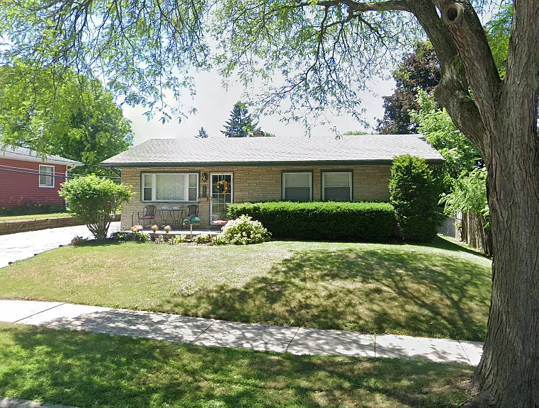 448 N Grandview Blvd — Photo 1