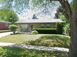 448 N Grandview Blvd, Waukesha, WI 53188