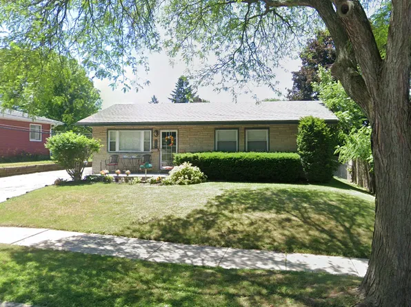 448 N Grandview Blvd, Waukesha, WI 53188