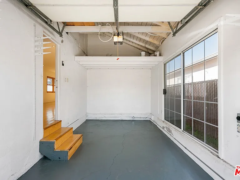 2631 Thurman Ave — Photo 19