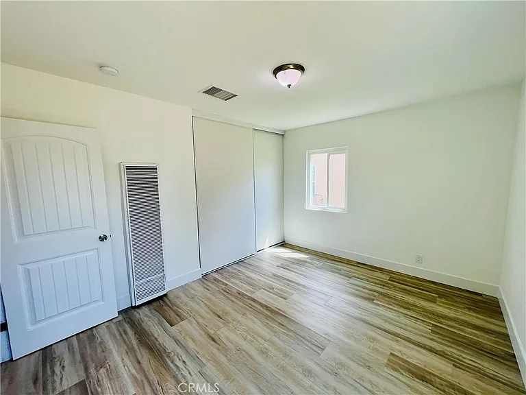 425 Grand Ave — Photo 20