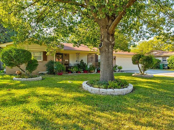3rd image of 3723 Matson Dr