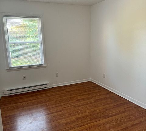 5th image of 1019 Trent Blvd