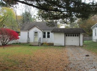 2222 Forest View Rd, Rockford, IL 61108