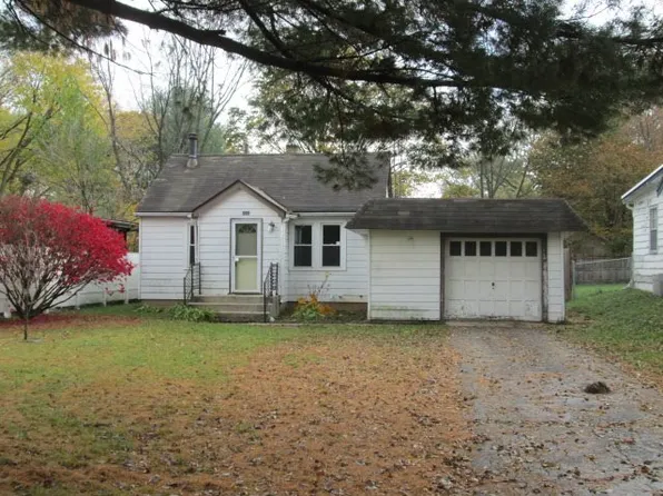 2222 Forest View Rd, Rockford, IL 61108