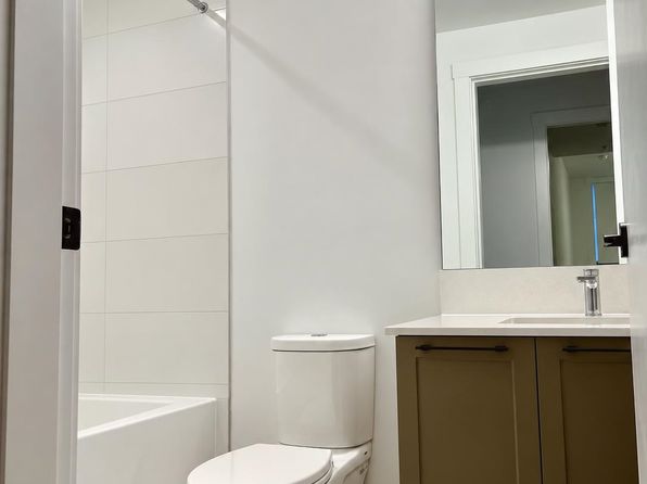 2 bedroom rental in Burnaby — photo 4