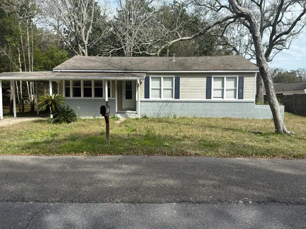 1602 Sunset St, Pascagoula, MS 39567
