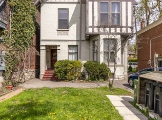 242 Cottingham St #B, Toronto, ON M4V 1C6