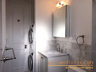 Rented by aptsandlofts.com