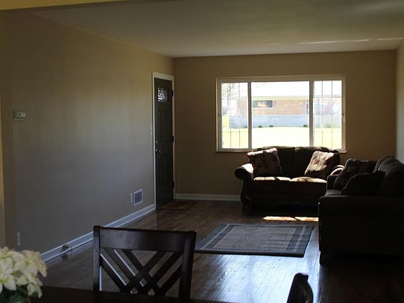 4th image of 5580 Sprucewood Dr