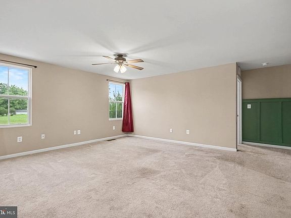 3rd image of 3190 Fox Ridge East Dr E