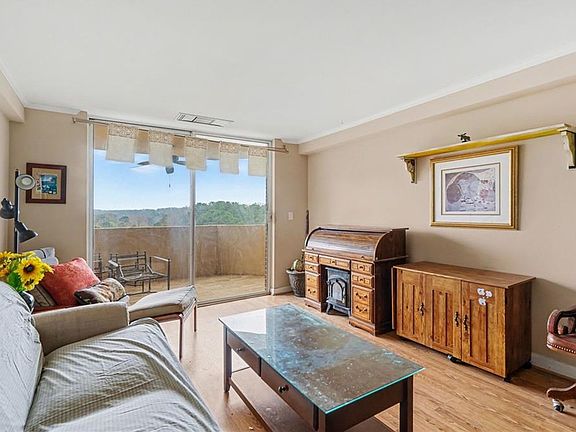 5th image of 1501 Clairmont Rd APT 1319