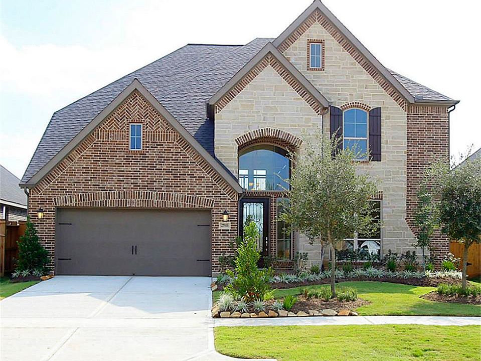 1st image of 27935 Castle Park Ln