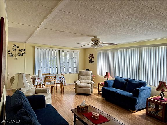 2nd image of 276 Poinsettia Dr