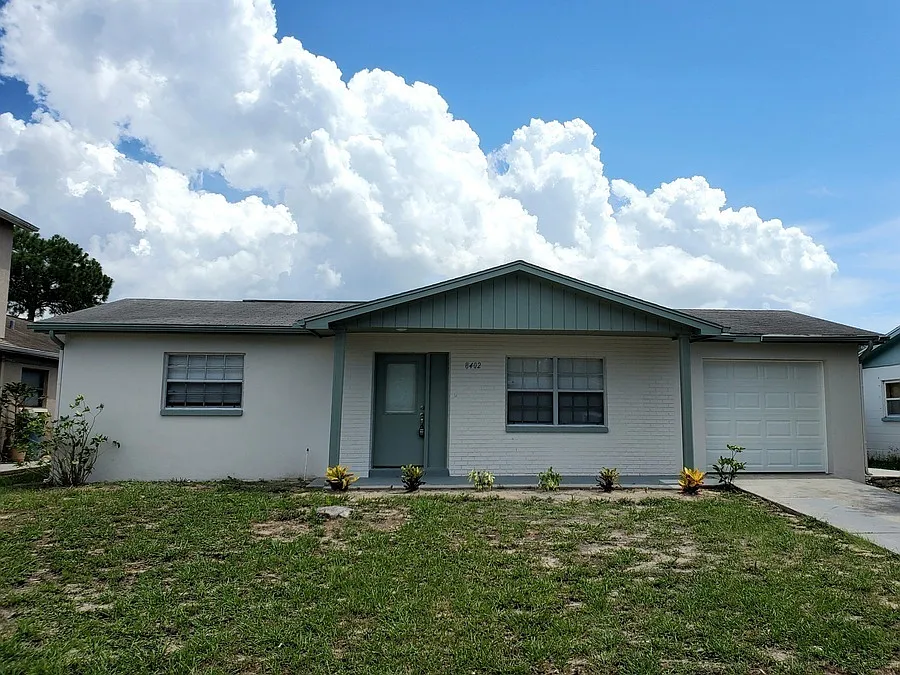 Available Now! 3/2 Fully Remodeled Home — Photo 2